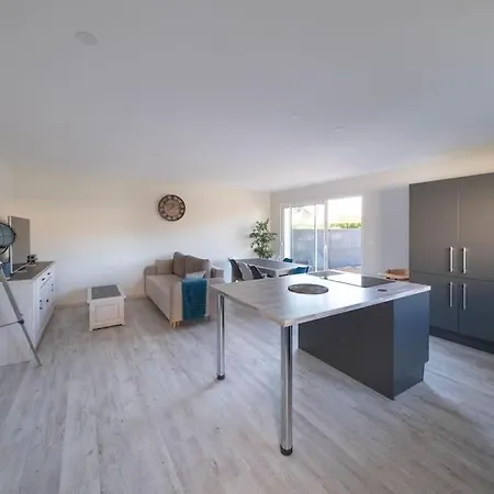 Holiday home Maison Les Portes De L'ocean Avec Jacuzzi 8/10p