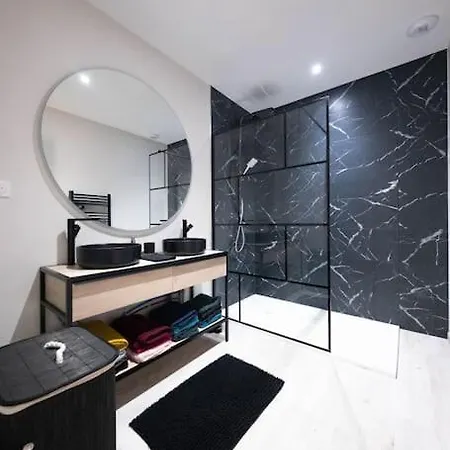 Holiday home Maison Les Portes De L'ocean Avec Jacuzzi 8/10p *