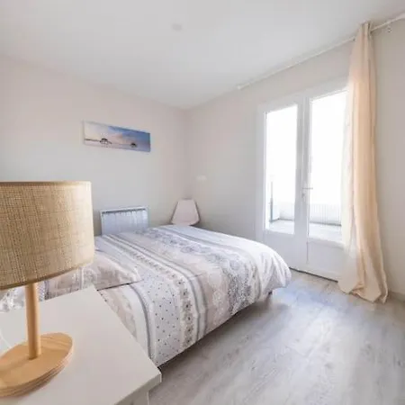 Maison Les Portes De L'ocean Avec Jacuzzi 8/10p Holiday home *