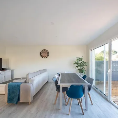 Maison Les Portes De L'ocean Avec Jacuzzi 8/10p Holiday home *